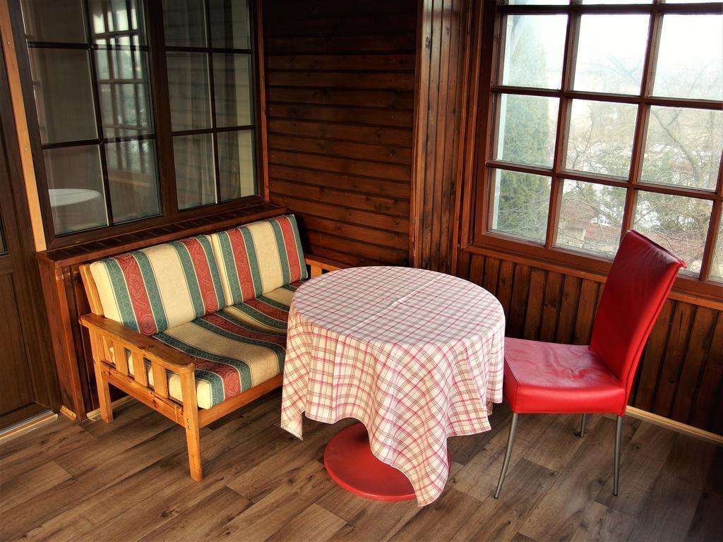 Urusel Guesthouse ทาลลินน์ ภายนอก รูปภาพ